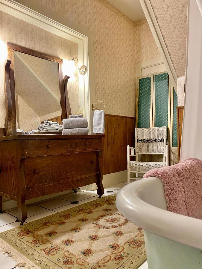 Pansy'S Parlor Bed & Breakfast Golden Exterior foto